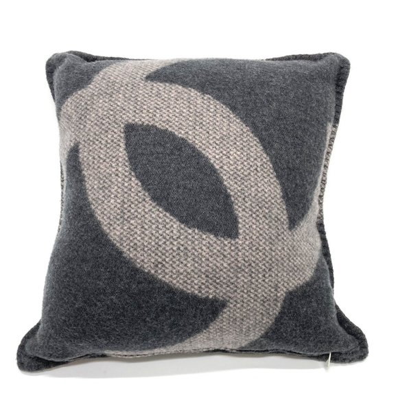 CHANEL CC Coco Mark Double Face Miscellaneous Goods Cushion Wool Cashmere Men's - Picture 1 of 10